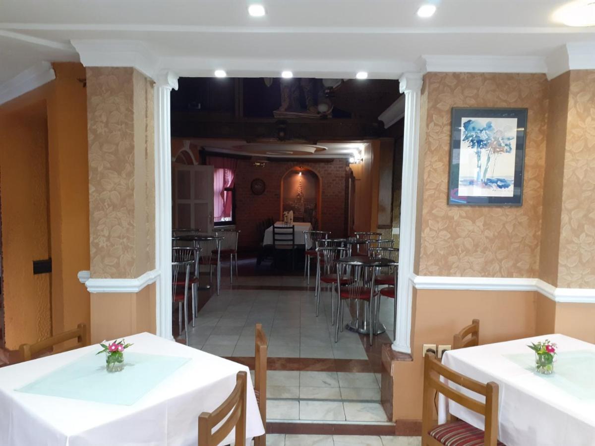 Dvorovi Motel Zoka المظهر الخارجي الصورة