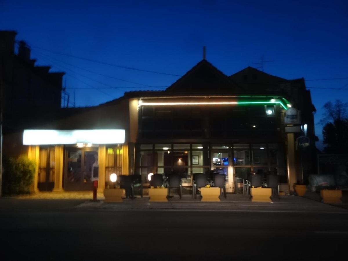 Dvorovi Motel Zoka المظهر الخارجي الصورة
